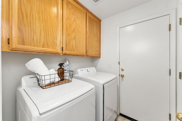 2339 Canary Dr, Rocklin, CA 95765
