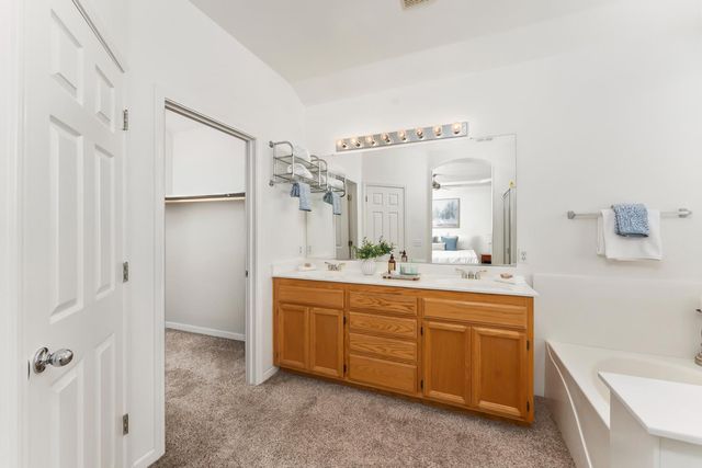 2339 Canary Dr, Rocklin, CA 95765