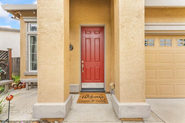 2339 Canary Dr, Rocklin, CA 95765