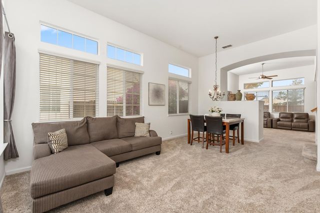 2339 Canary Dr, Rocklin, CA 95765