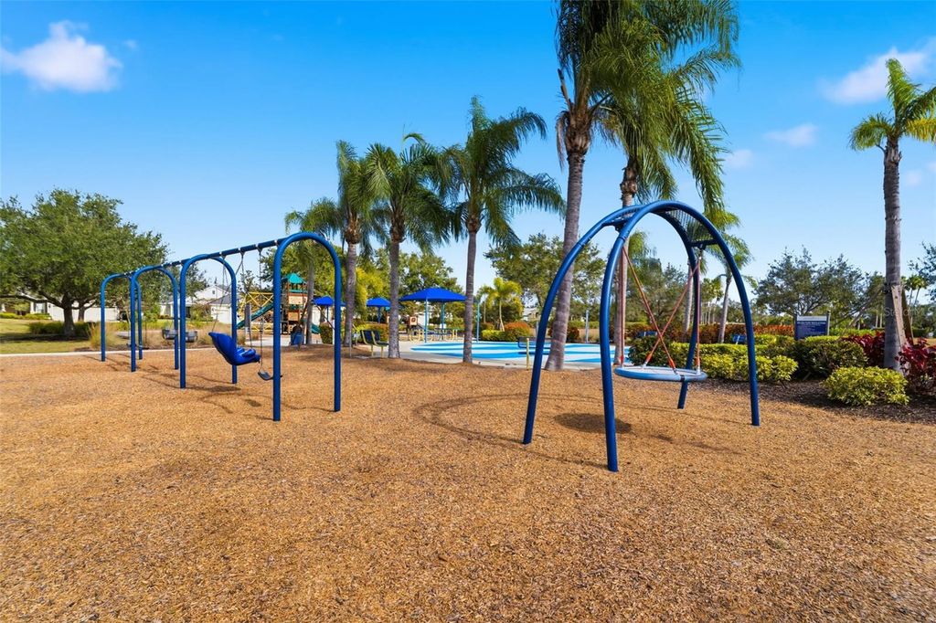 Image 35 of property listing at 4911 BOSTON COMMON GLEN, Bradenton, FL 34211