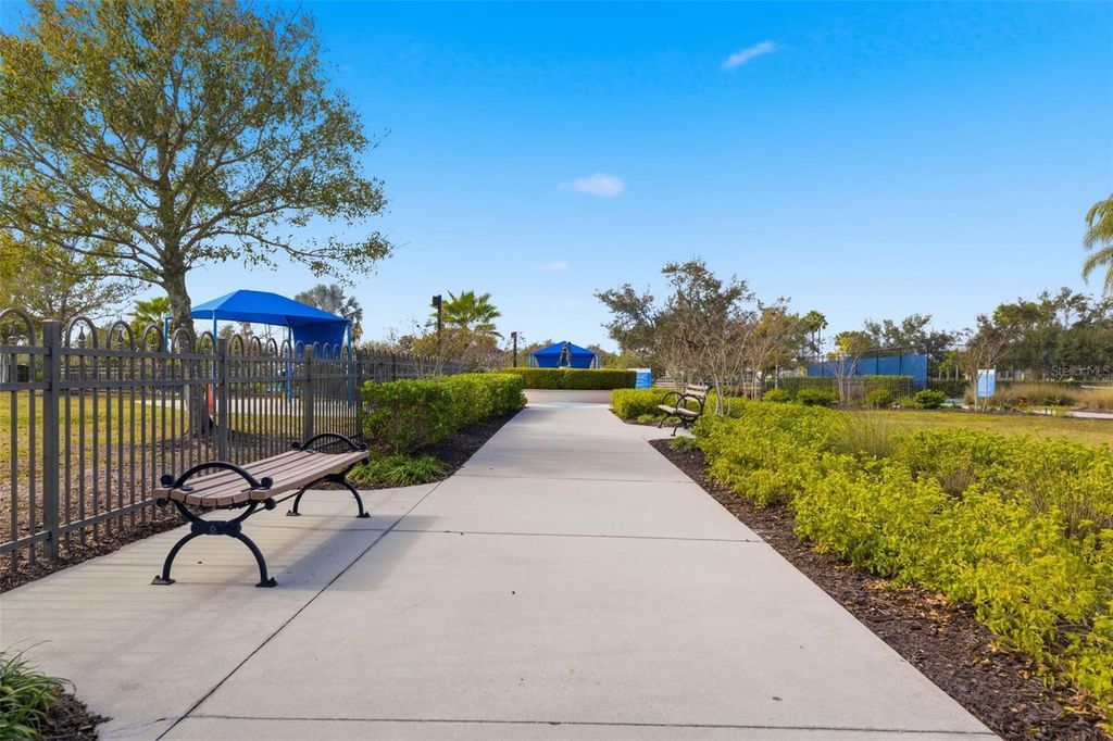 Image 36 of property listing at 4911 BOSTON COMMON GLEN, Bradenton, FL 34211