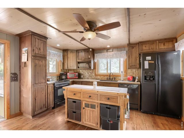 80 Stagestop Rd, Loveland, CO 80537