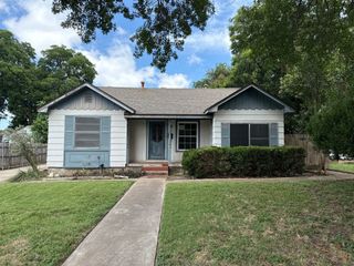 1517 Byrd Drive, River Oaks, TX 76114