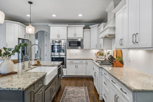 4035 Old Light Cir, Arrington, TN 37014