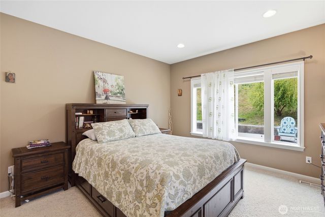 9245 Piperhill Drive SE, Olympia, WA 98513
