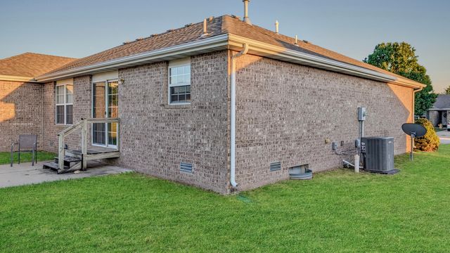 505 Silverleaf Lane, Willard, MO 65781