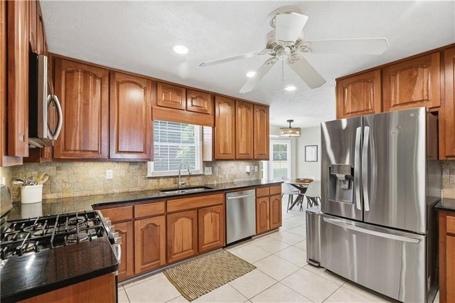 1333 Concord Circle SW, Lilburn, GA 30047
