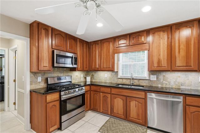 1333 Concord Circle SW, Lilburn, GA 30047