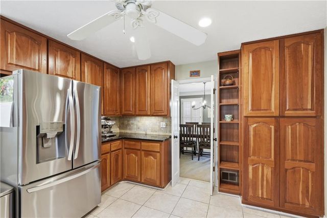1333 Concord Circle SW, Lilburn, GA 30047