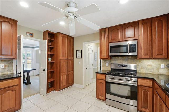 1333 Concord Circle SW, Lilburn, GA 30047
