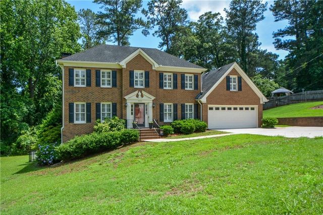 1333 Concord Circle SW, Lilburn, GA 30047