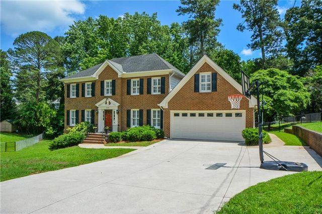 1333 Concord Circle SW, Lilburn, GA 30047
