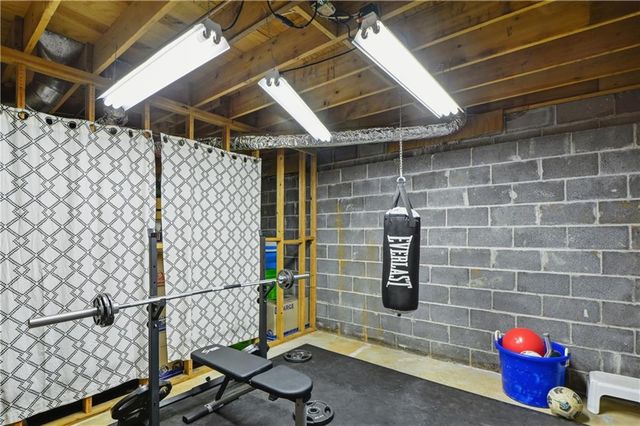 1333 Concord Circle SW, Lilburn, GA 30047