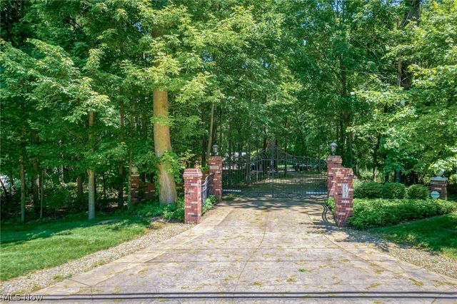 7035 Quarry Road, Amherst, OH 44001