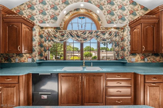 7035 Quarry Road, Amherst, OH 44001