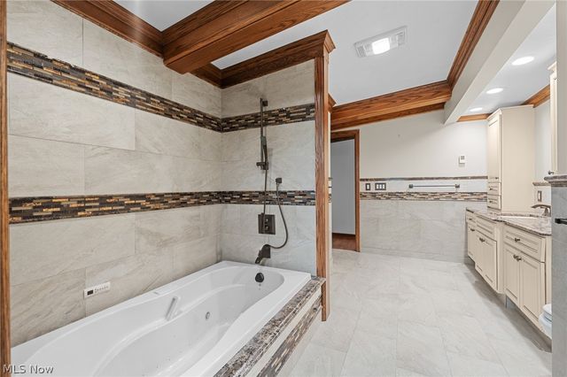 7035 Quarry Road, Amherst, OH 44001