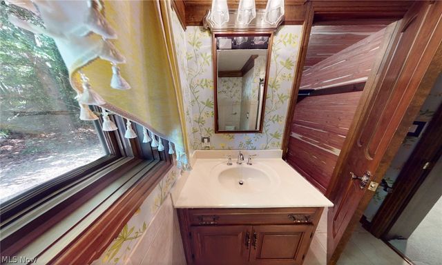 7035 Quarry Road, Amherst, OH 44001