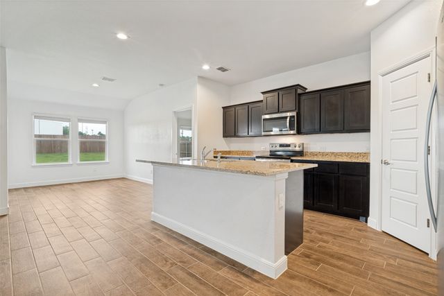608 Breckenridge Park Drive, Alvarado, TX 76009