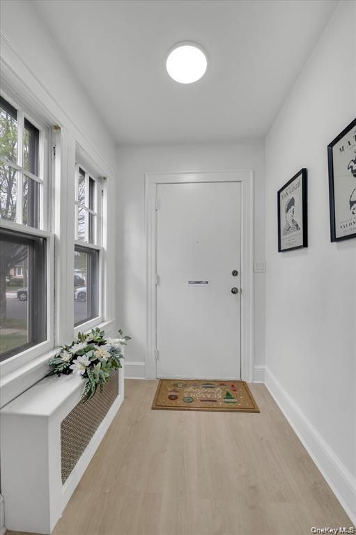 25 N 12th Street, New Hyde Park, NY 11040 — photo 2