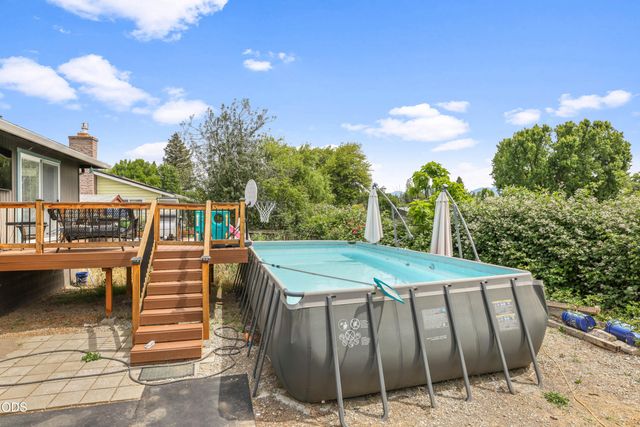 1741 Serenity Drive, Medford, OR 97504