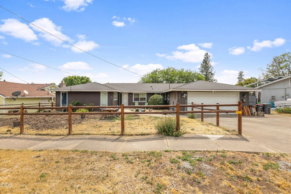 1741 Serenity Drive, Medford, OR 97504