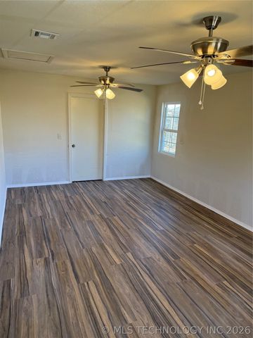 21797 S Ginger Drive, Park Hill, OK 74451