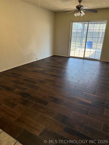 21797 S Ginger Drive, Park Hill, OK 74451