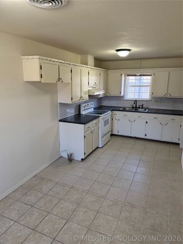 21797 S Ginger Drive, Park Hill, OK 74451