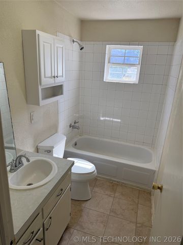 21797 S Ginger Drive, Park Hill, OK 74451