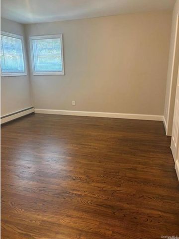 30 Davison, East Rockaway, NY 11518
