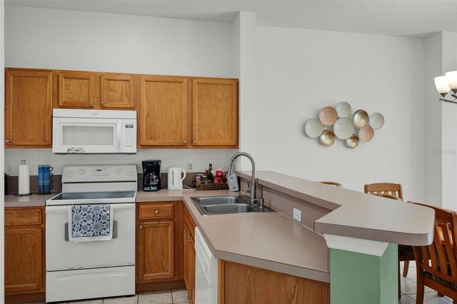 1086 PARK RIDGE CIRCLE, Kissimmee, FL 34746