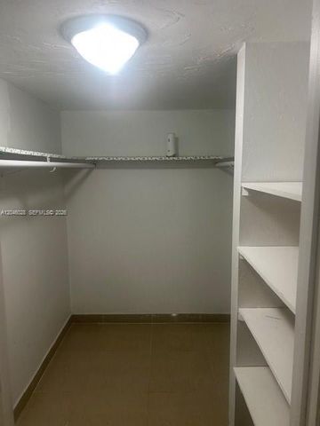 10395 N Kendall Drive V4, Miami, FL 33176