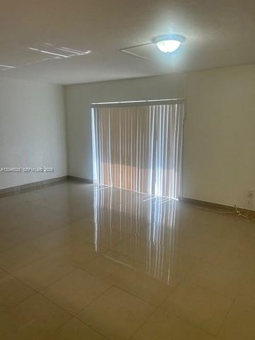 10395 N Kendall Drive V4, Miami, FL 33176