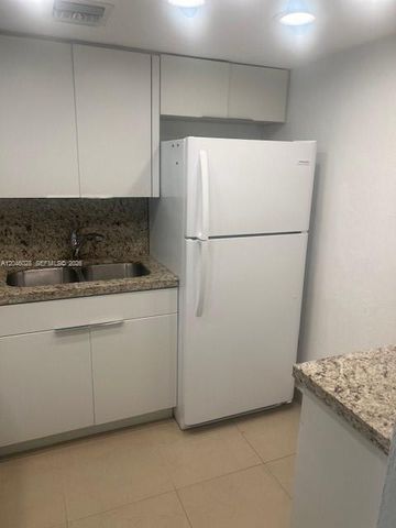 10395 N Kendall Drive V4, Miami, FL 33176