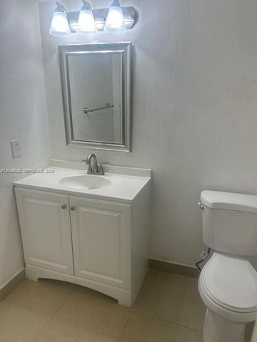 10395 N Kendall Drive V4, Miami, FL 33176