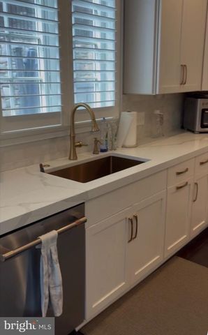 2324 N QUEBEC ST, Arlington, VA 22207
