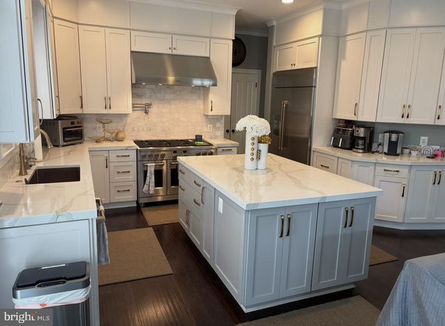 2324 N QUEBEC ST, Arlington, VA 22207