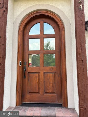 2324 N QUEBEC ST, Arlington, VA 22207