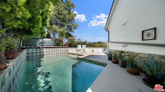 2312 Kimridge Road, Beverly Hills, CA 90210