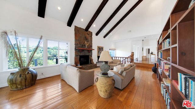 2312 Kimridge Road, Beverly Hills, CA 90210