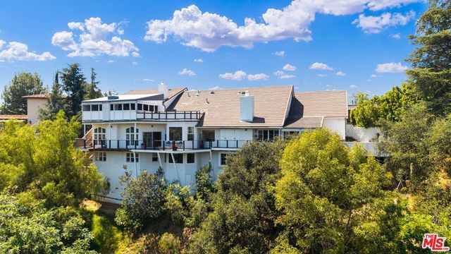 2312 Kimridge Road, Beverly Hills, CA 90210