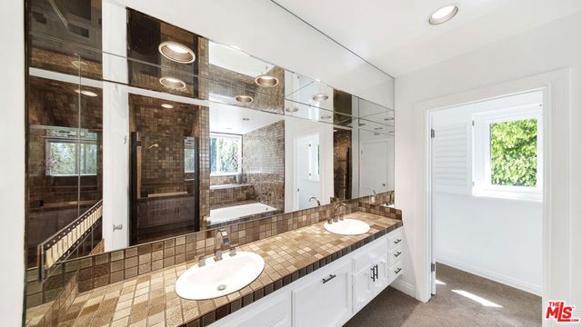 2312 Kimridge Road, Beverly Hills, CA 90210