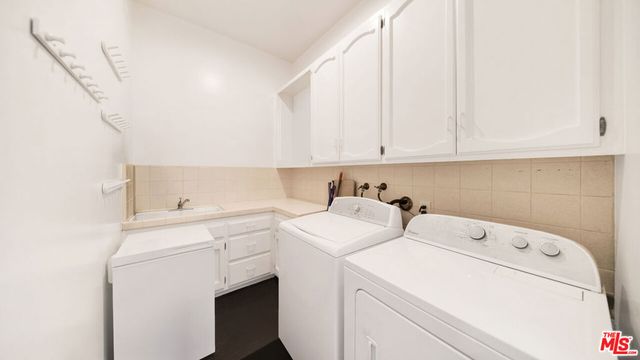 2312 Kimridge Road, Beverly Hills, CA 90210