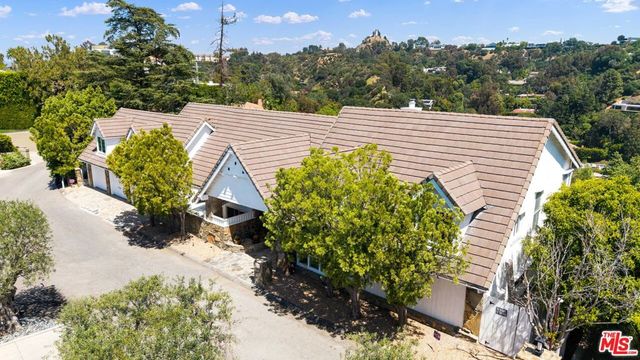 2312 Kimridge Road, Beverly Hills, CA 90210
