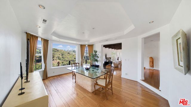 2312 Kimridge Road, Beverly Hills, CA 90210