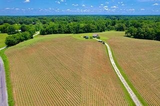 8 Lambs Ferry Rd, Leoma, TN 38468