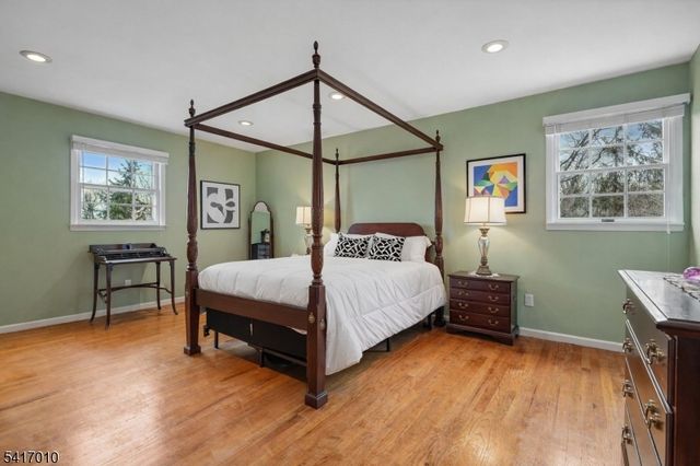 209 E Cedar St, Livingston Twp., NJ 07039