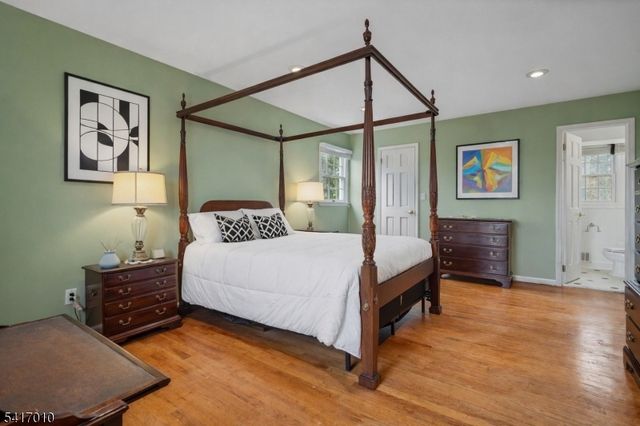 209 E Cedar St, Livingston Twp., NJ 07039