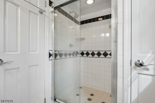 209 E Cedar St, Livingston Twp., NJ 07039